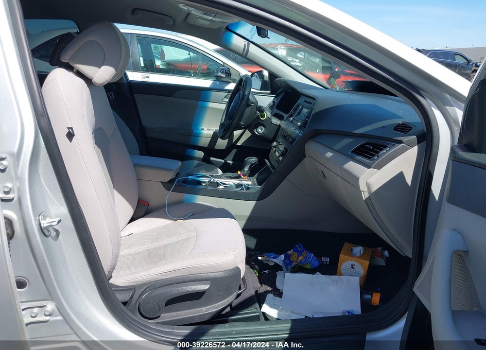 2017 HYUNDAI SONATA VIN: 5NPE24AF0HH578883