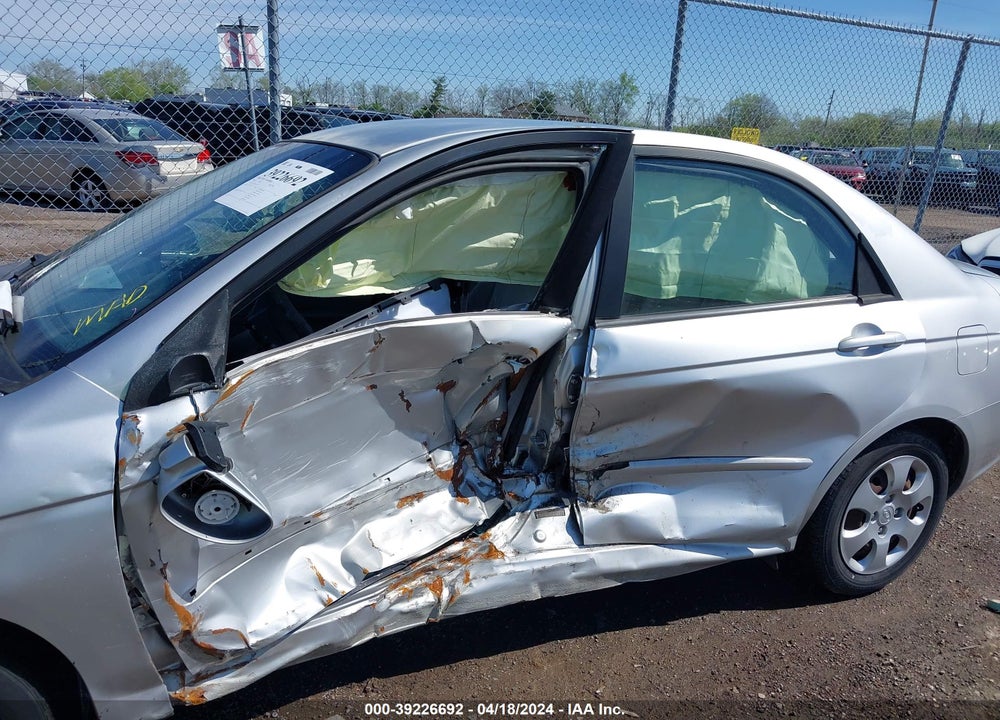 2009 KIA SPECTRA LX VIN: KNAFE221595635077