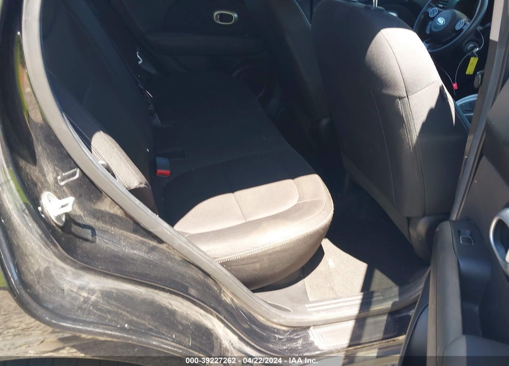 2018 KIA SOUL VIN: KNDJN2A20J7590078