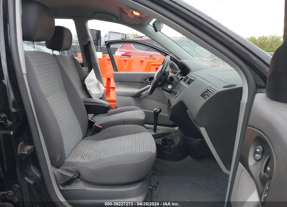 2006 FORD FOCUS ZX4 VIN: 1FAHP34N16W119192