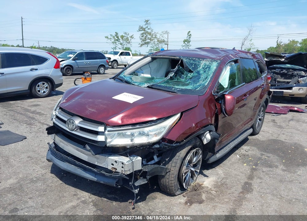 2018 TOYOTA HIGHLANDER LE PLUS VIN: 5TDZZRFH8JS242080