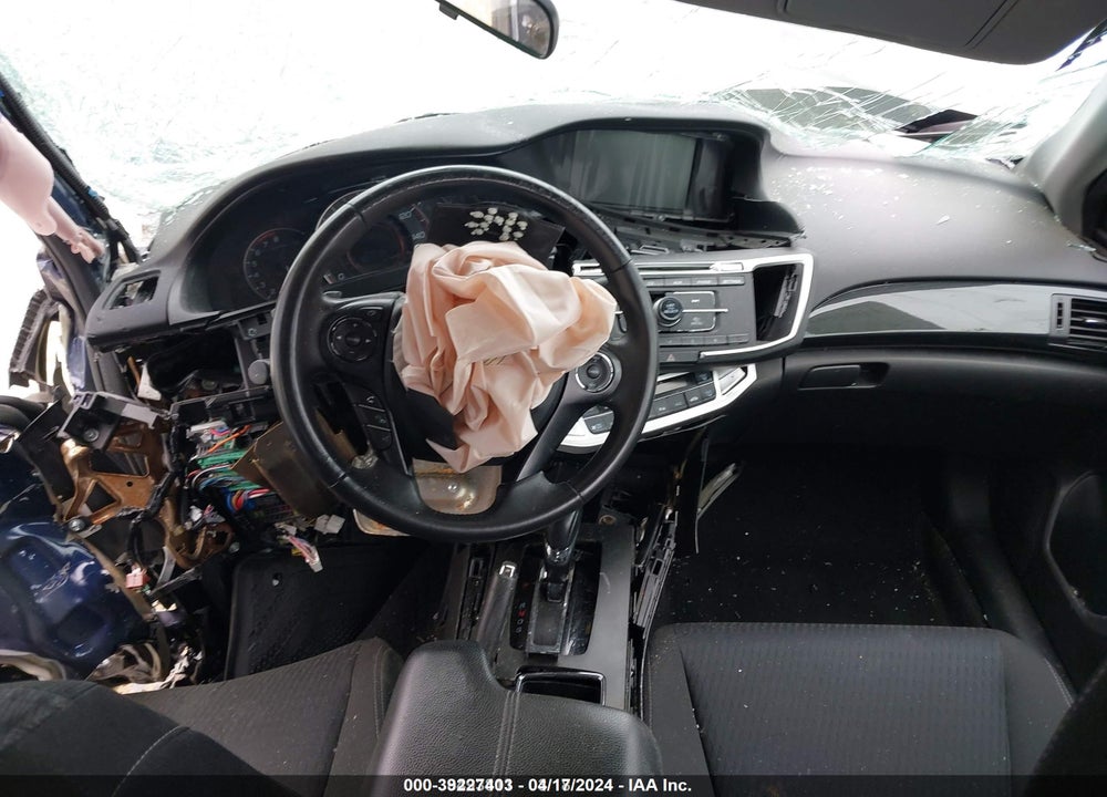 2015 HONDA ACCORD VIN: 1HGCR2F50FA273378