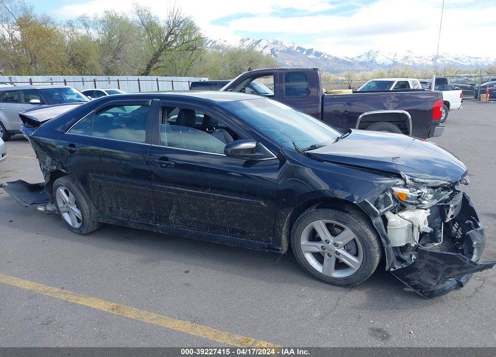 2014 TOYOTA CAMRY SE VIN: 4T1BF1FK2EU740599