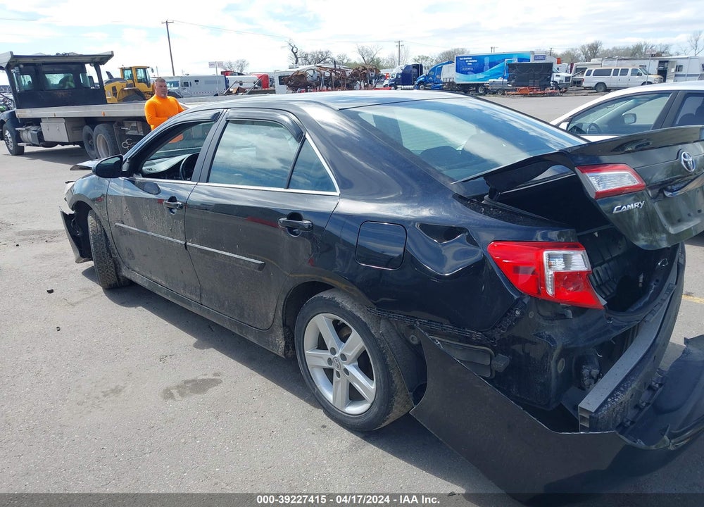 2014 TOYOTA CAMRY SE VIN: 4T1BF1FK2EU740599