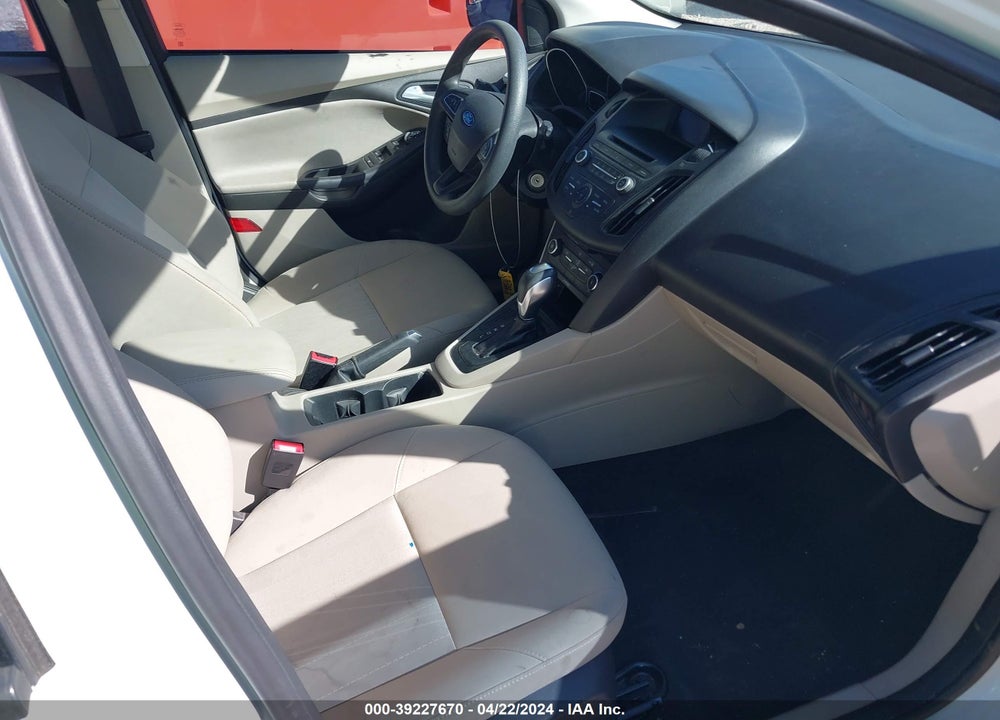 2016 FORD FOCUS SE VIN: 1FADP3K21GL253078