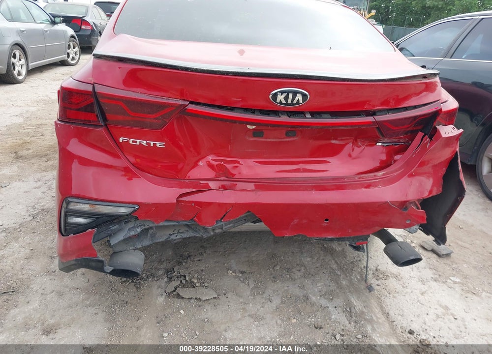 2021 KIA FORTE GT VIN: 3KPF44ACXME409585