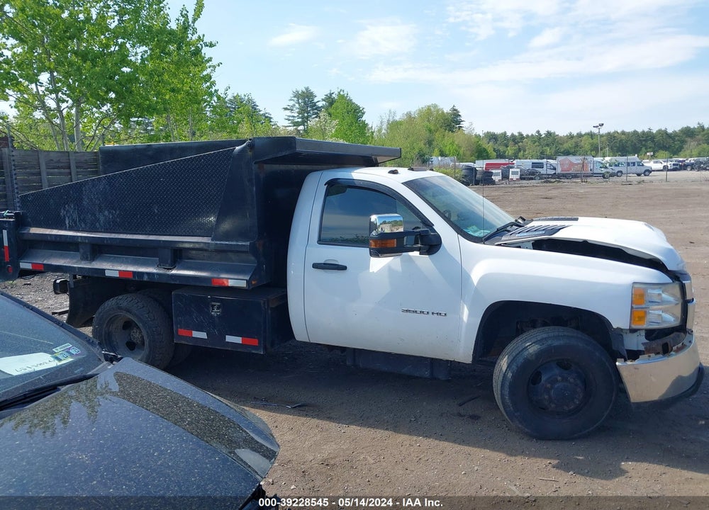 2013 CHEVROLET SILVERADO 3500HD CHASSIS WORK TRUCK VIN: 1GB3KZC86DF218089