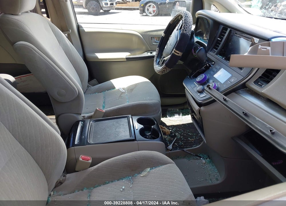 2017 TOYOTA SIENNA LE 7 PASSENGER VIN: 5TDKZ3DC3HS894900