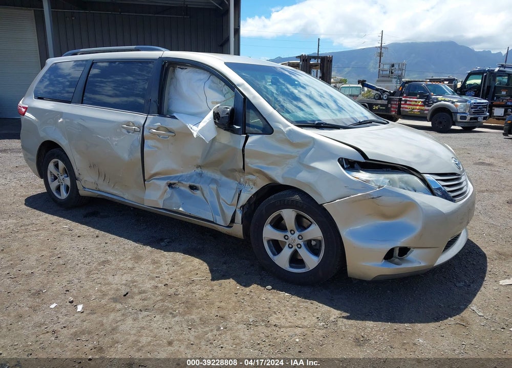 2017 TOYOTA SIENNA LE 7 PASSENGER VIN: 5TDKZ3DC3HS894900