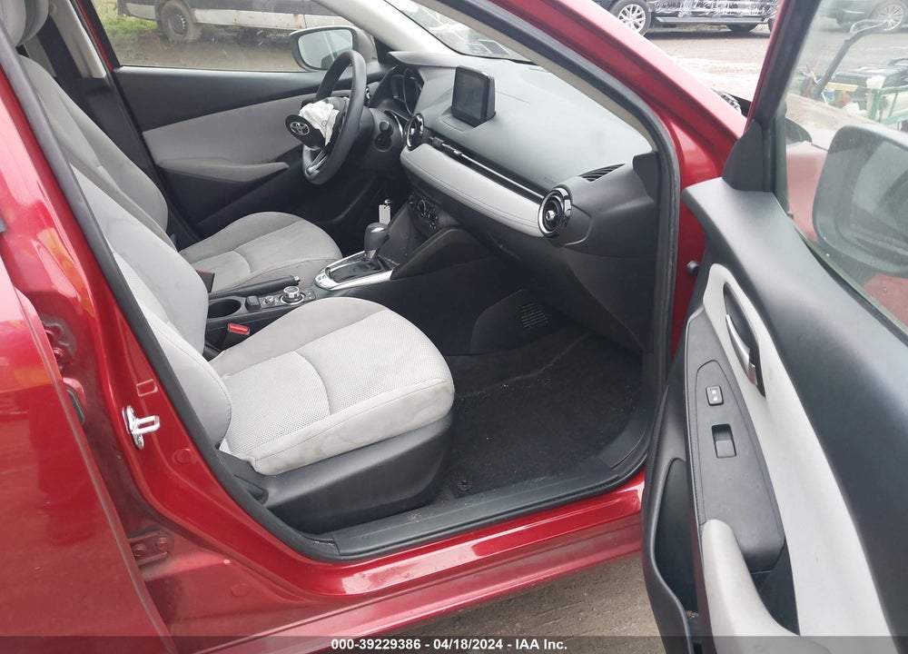 2020 TOYOTA YARIS LE VIN: 3MYDLBJV4LY702414