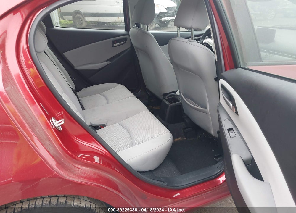 2020 TOYOTA YARIS LE VIN: 3MYDLBJV4LY702414