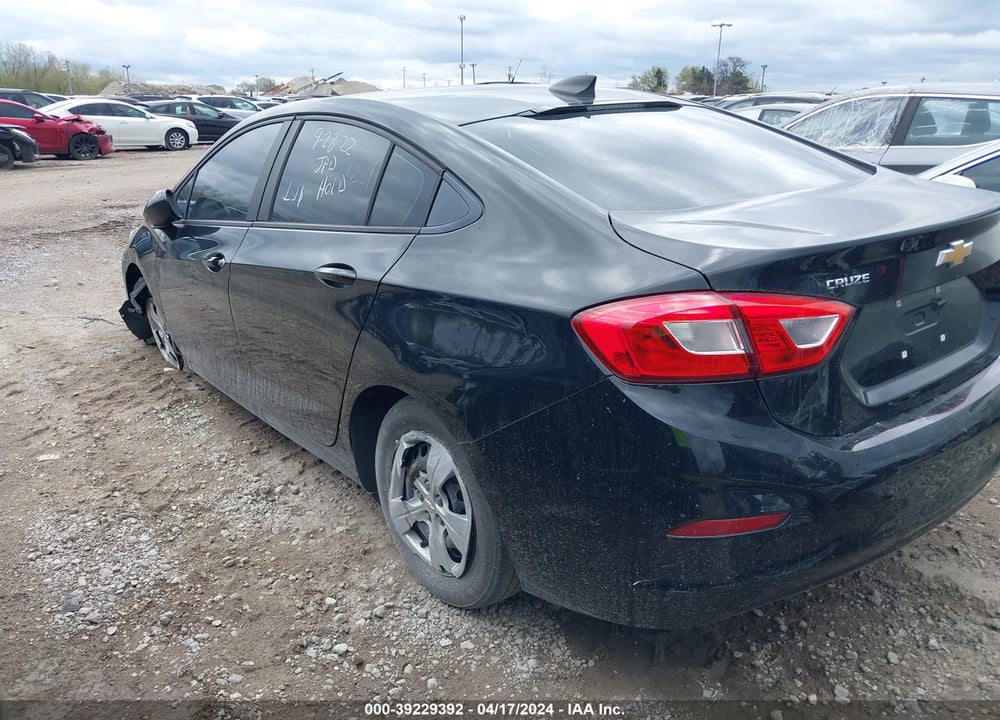 2018 CHEVROLET CRUZE VIN: 1G1BC5SM7J7124698