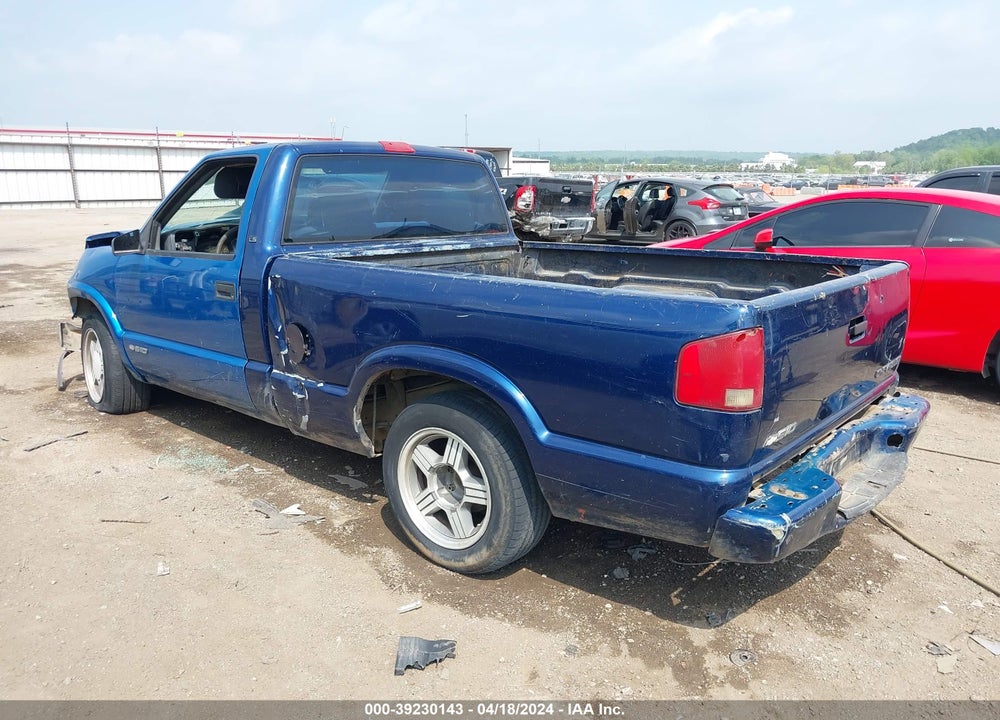 1998 CHEVROLET S-10 LS FLEETSIDE VIN: 1GCCS1445W8205754