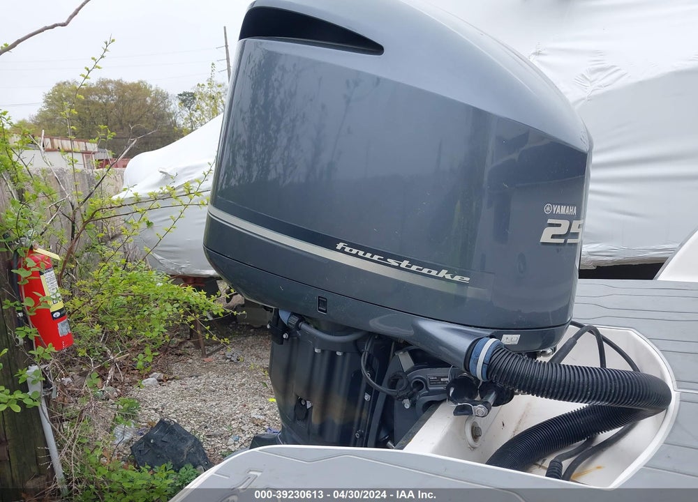 2018 REGAL BOAT VIN: RGMDC154J718