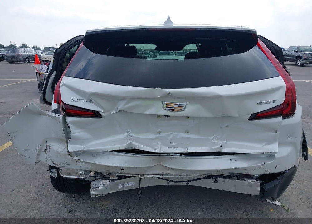 2020 CADILLAC XT4 VIN: 1GYAZAR44LF039188