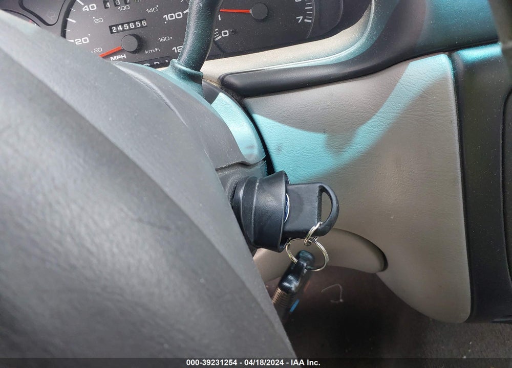 2001 FORD TAURUS SE VIN: 1FAFP53U31A135606