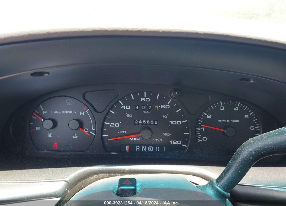 2001 FORD TAURUS SE VIN: 1FAFP53U31A135606