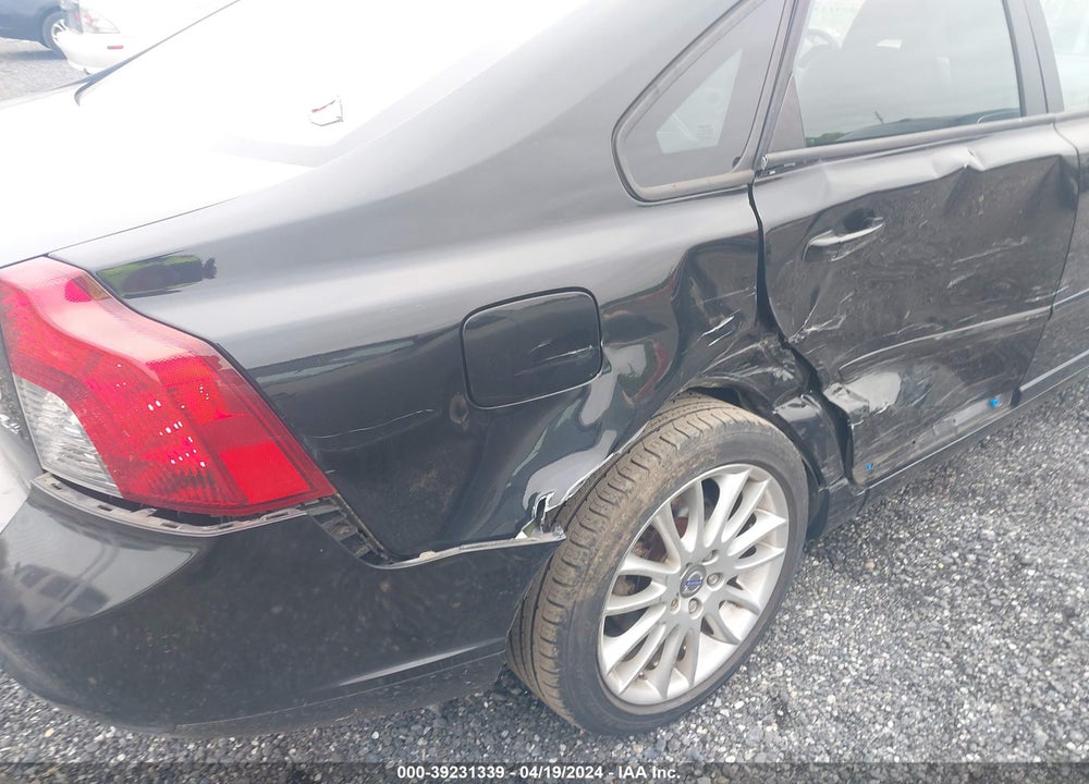 2010 VOLVO S40 2.4I VIN: YV1382MS1A2507969