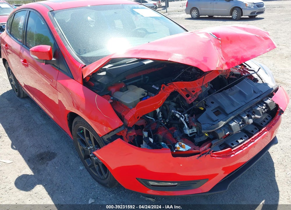 2016 FORD FOCUS SE VIN: 1FADP3K23GL390247