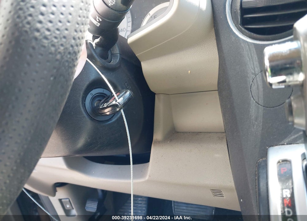 2011 HONDA PILOT LX VIN: 5FNYF3H23BB016366