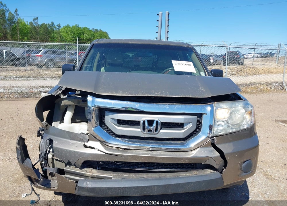 2011 HONDA PILOT LX VIN: 5FNYF3H23BB016366