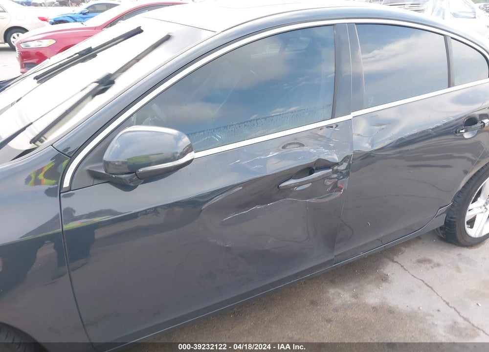 2015 VOLVO S60 VIN: YV140MFB7F2315354
