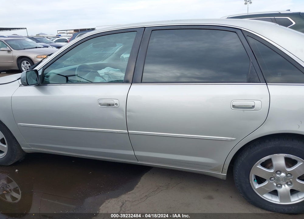 2001 TOYOTA AVALON XL VIN: 4T1BF28B01U159938