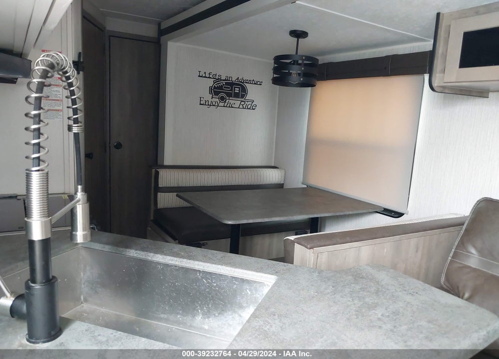 2022 PALOMINO TRAVEL TRAILER VIN: 4X4TPUH2XNP094984