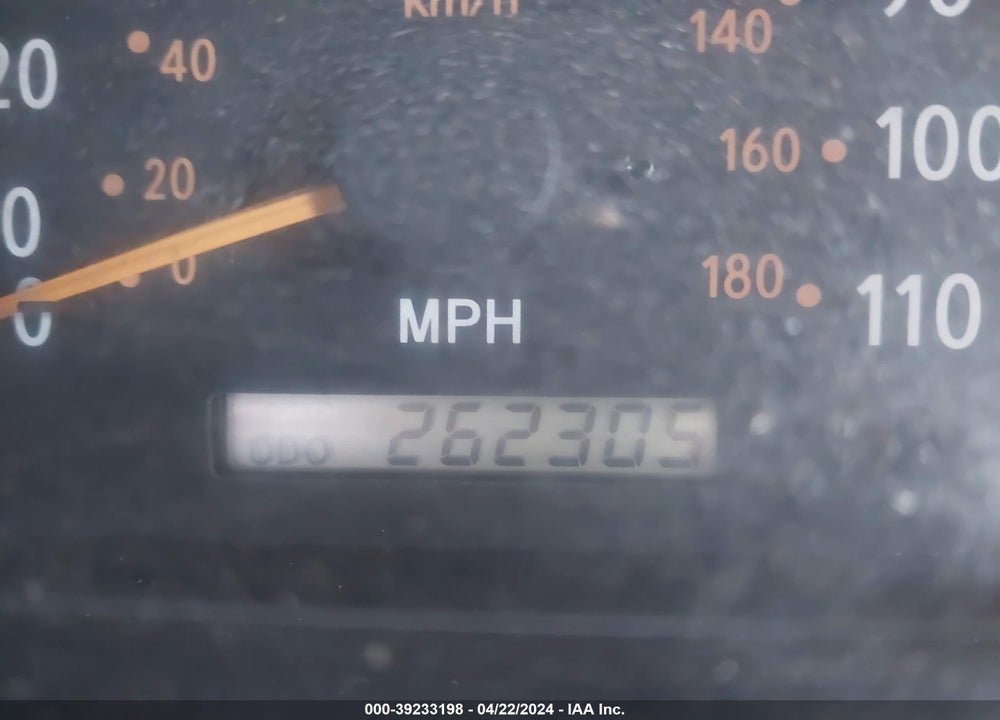 2002 TOYOTA TUNDRA SR5 V8 VIN: 5TBBT44182S284612