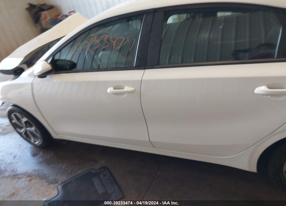 2019 KIA FORTE LXS VIN: 3KPF24ADXKE059287