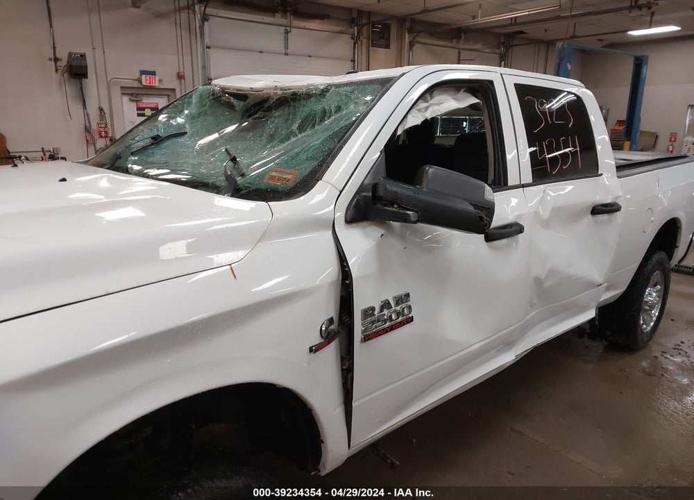 2018 RAM 2500 TRADESMAN 4X4 6'4 BOX VIN: 3C6UR5CL0JG310163