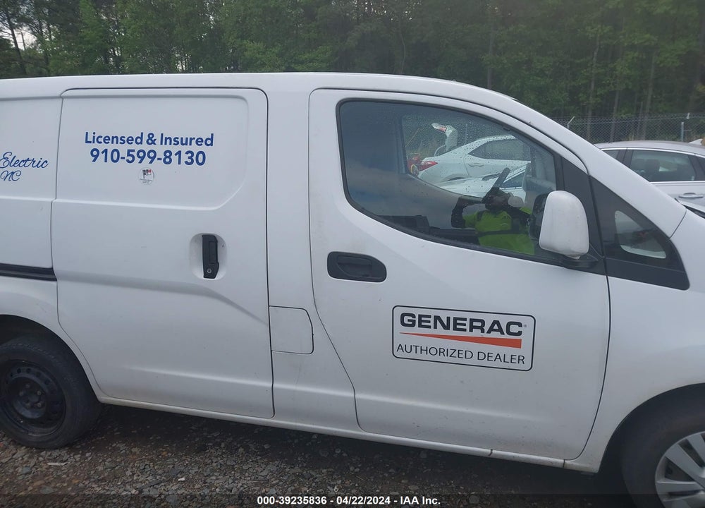 2015 NISSAN NV200 SV VIN: 3N6CM0KN7FK719738