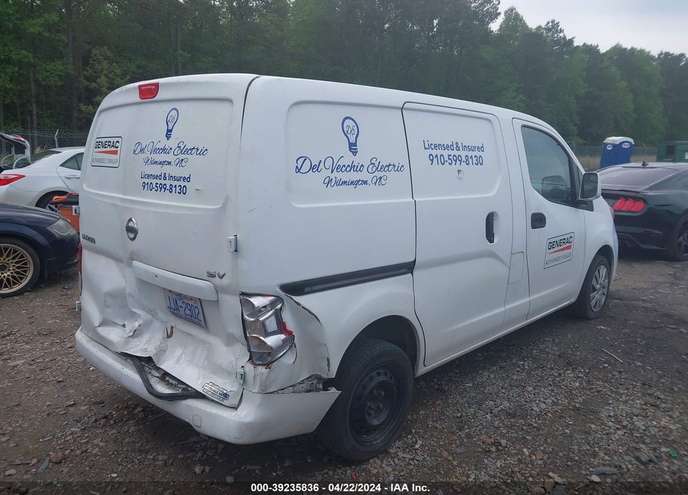 2015 NISSAN NV200 SV VIN: 3N6CM0KN7FK719738