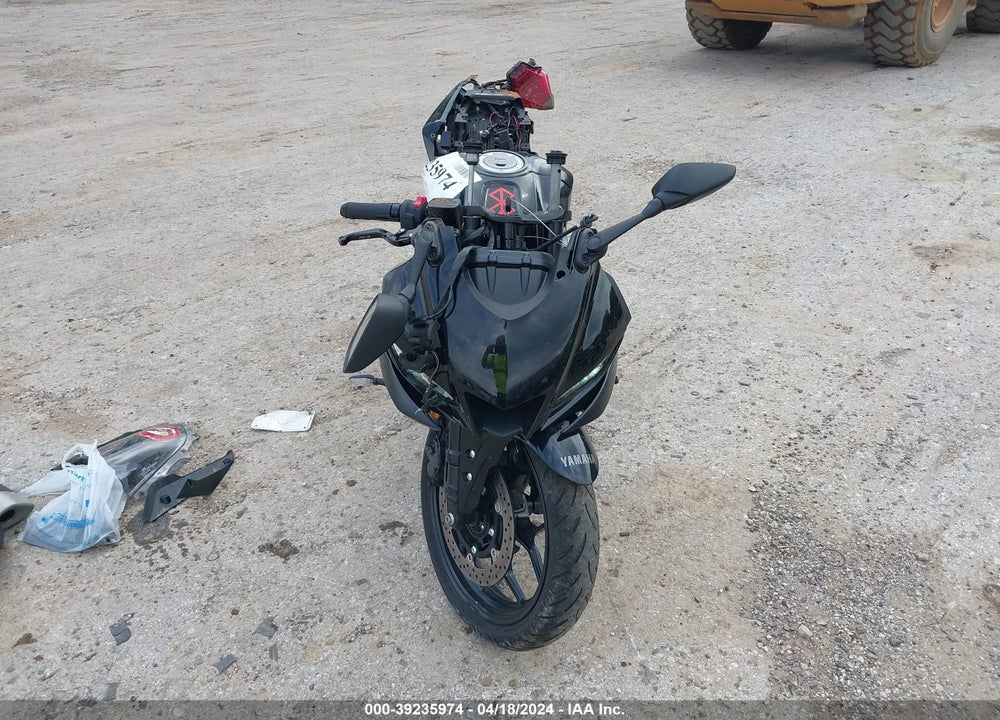 2023 YAMAHA YZFR3 VIN: MH3RH18Y1PK013081