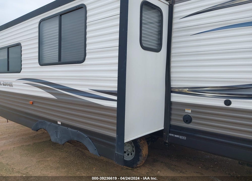2016 HEARTLAND TRAILRUNNE 30 ODK VIN: 5SFEB3320GE319035