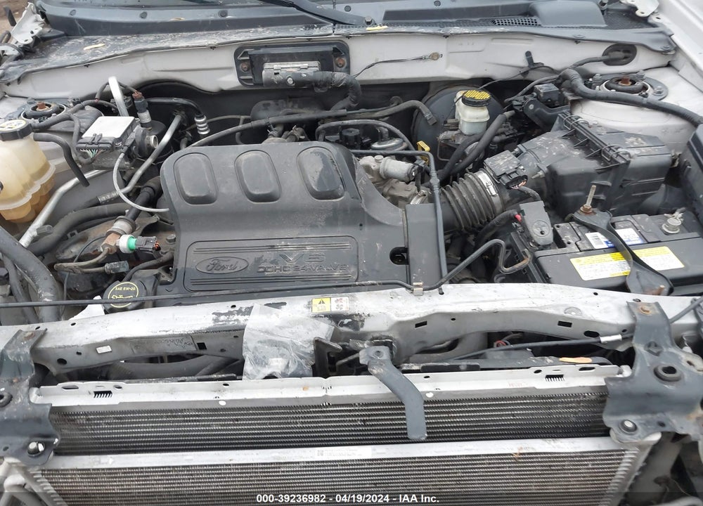 2004 ESCAPE FORD  LIMITED VIN: 1FMCU94104KB09184