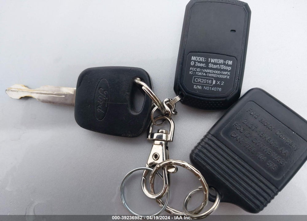 2004 ESCAPE FORD  LIMITED VIN: 1FMCU94104KB09184