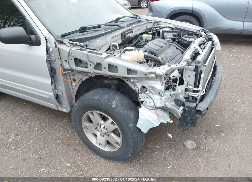 2004 ESCAPE FORD  LIMITED VIN: 1FMCU94104KB09184