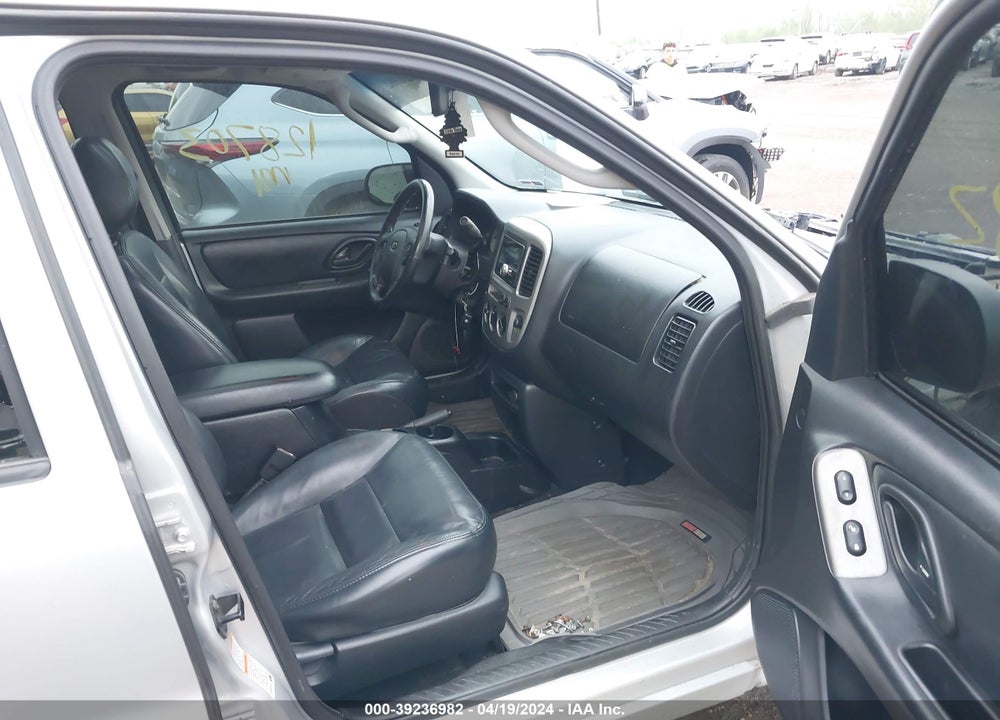 2004 ESCAPE FORD  LIMITED VIN: 1FMCU94104KB09184