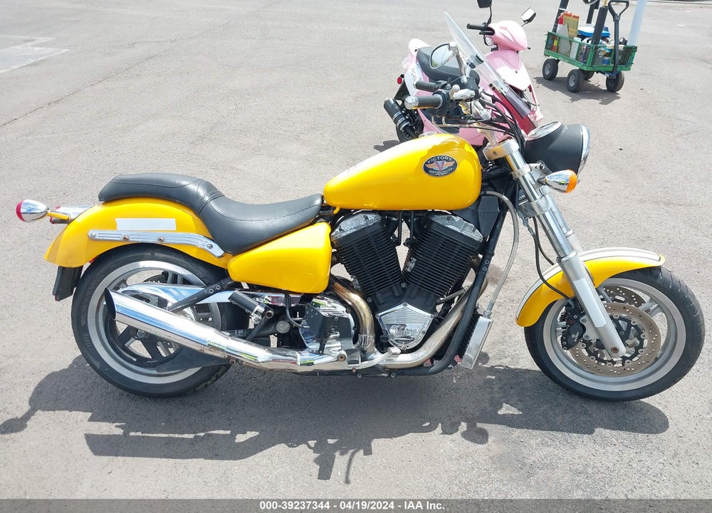 2000 VICTORY MOTORCYCLES V92 VIN: 5VPCS15D9Y3001555