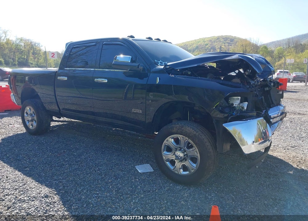2017 RAM 3500 TRADESMAN  4X4 6'4 BOX VIN: 3C63R3CL3HG638137