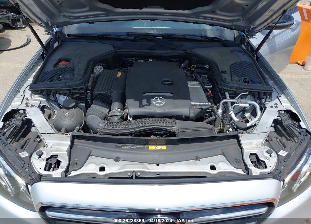 2018 MERCEDES-BENZ E 300 VIN: WDDZF4JB8JA478536