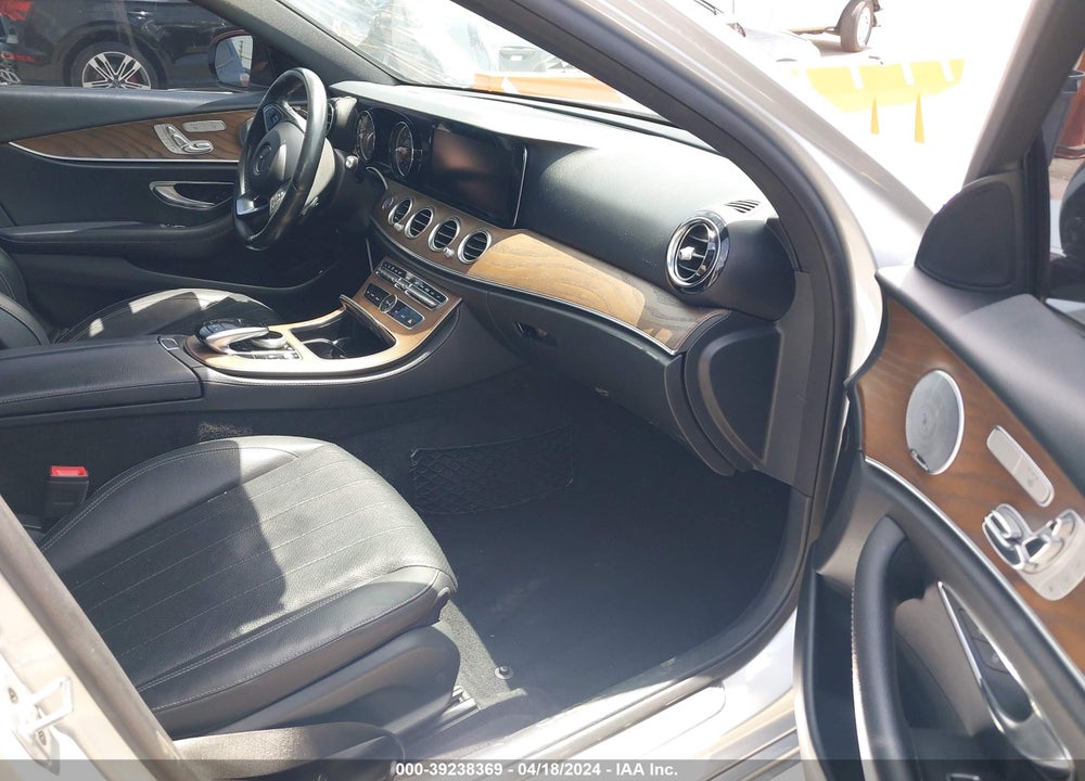 2018 MERCEDES-BENZ E 300 VIN: WDDZF4JB8JA478536