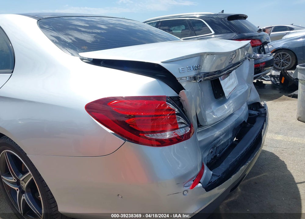 2018 MERCEDES-BENZ E 300 VIN: WDDZF4JB8JA478536