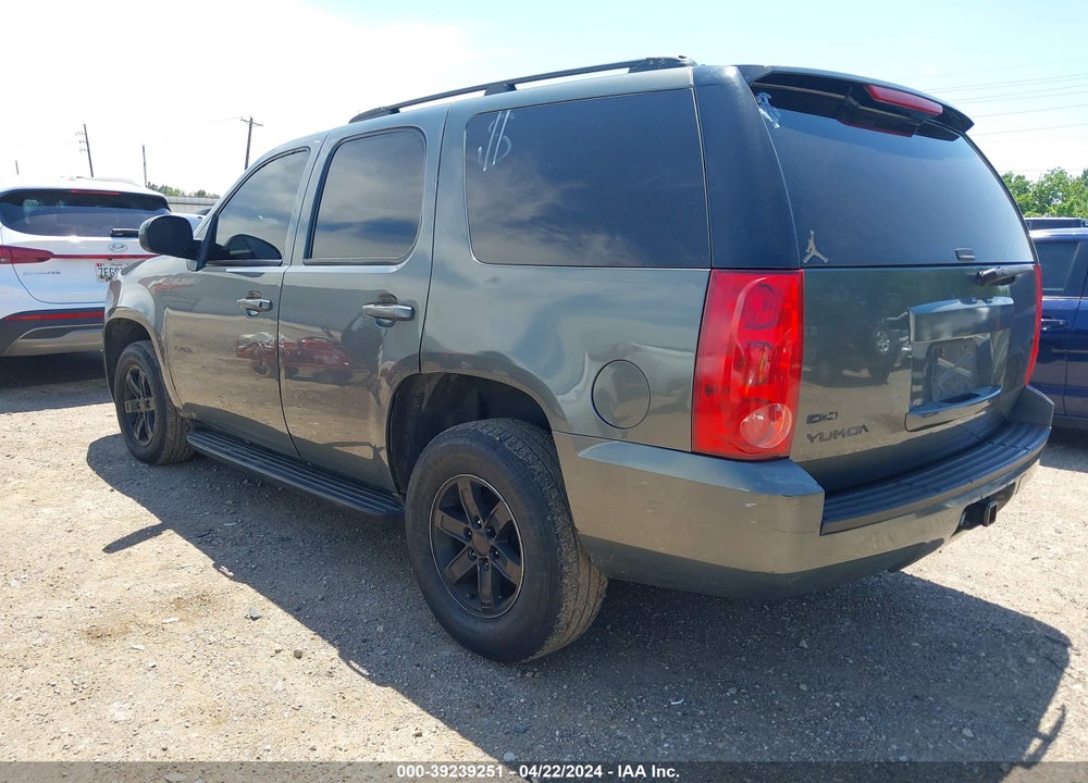 2011 GMC YUKON SLE VIN: 1GKS1AE01BR153929