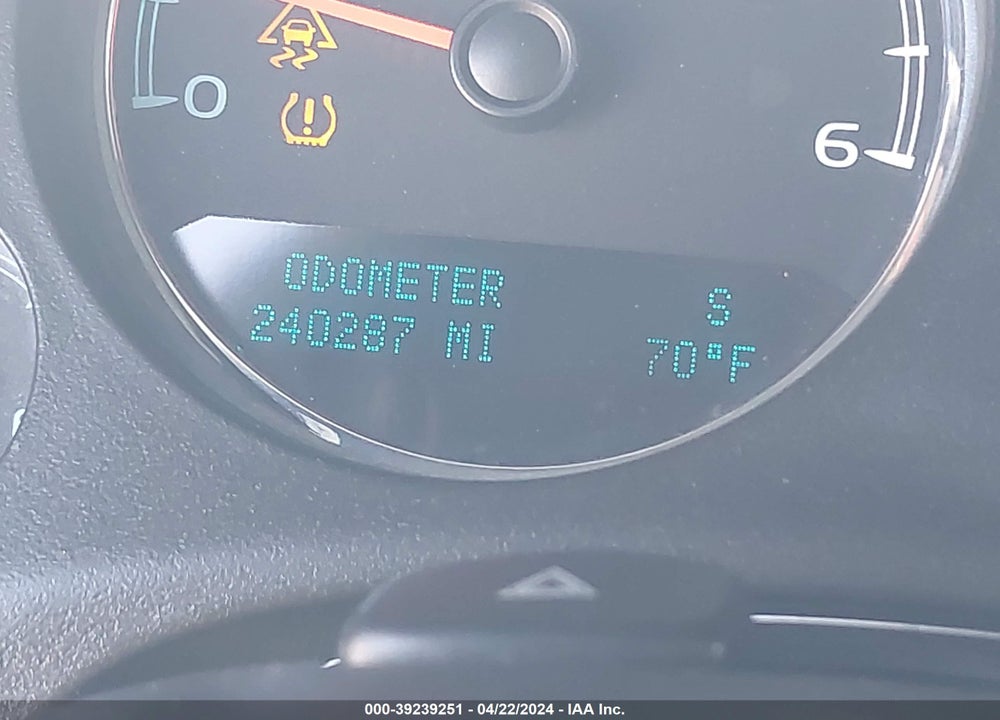 2011 GMC YUKON SLE VIN: 1GKS1AE01BR153929