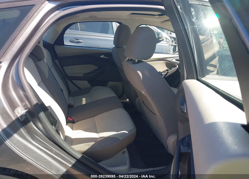 2014 FORD FOCUS SE VIN: 1FADP3K25EL144927
