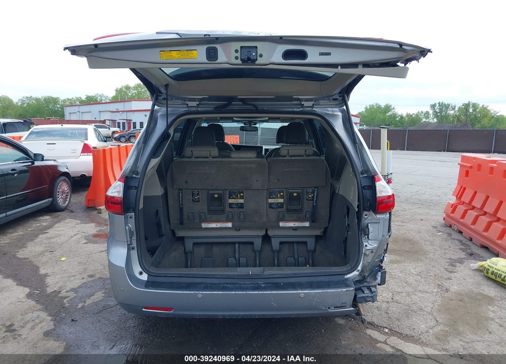 2015 TOYOTA SIENNA XLE 8 PASSENGER VIN: 5TDYK3DC3FS552231
