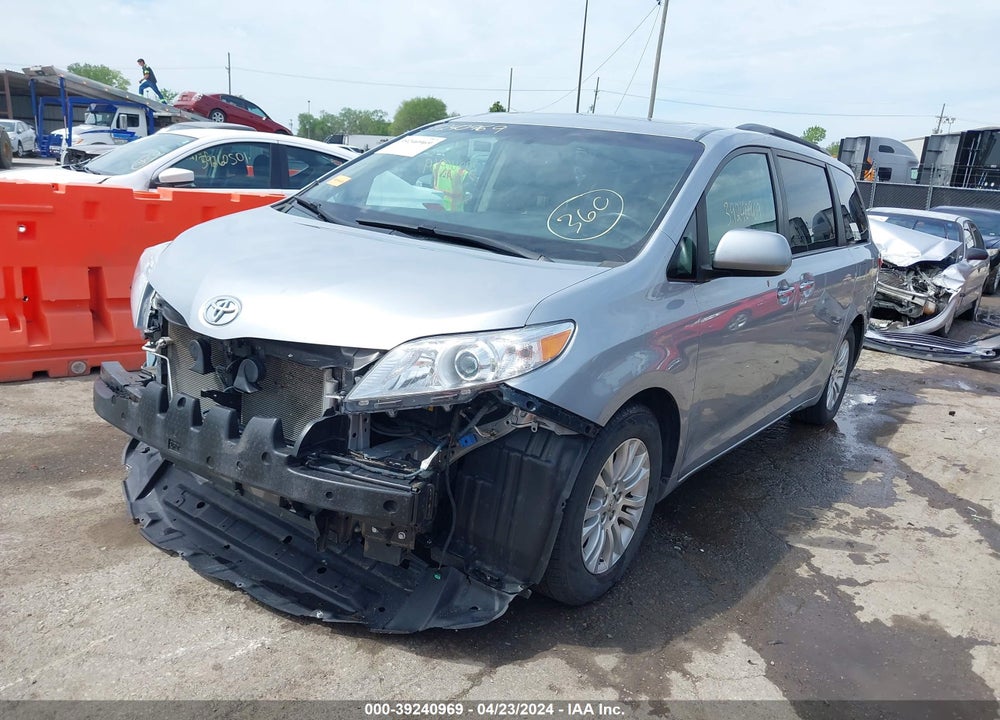 2015 TOYOTA SIENNA XLE 8 PASSENGER VIN: 5TDYK3DC3FS552231