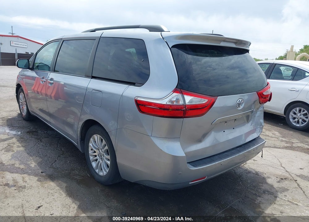 2015 TOYOTA SIENNA XLE 8 PASSENGER VIN: 5TDYK3DC3FS552231